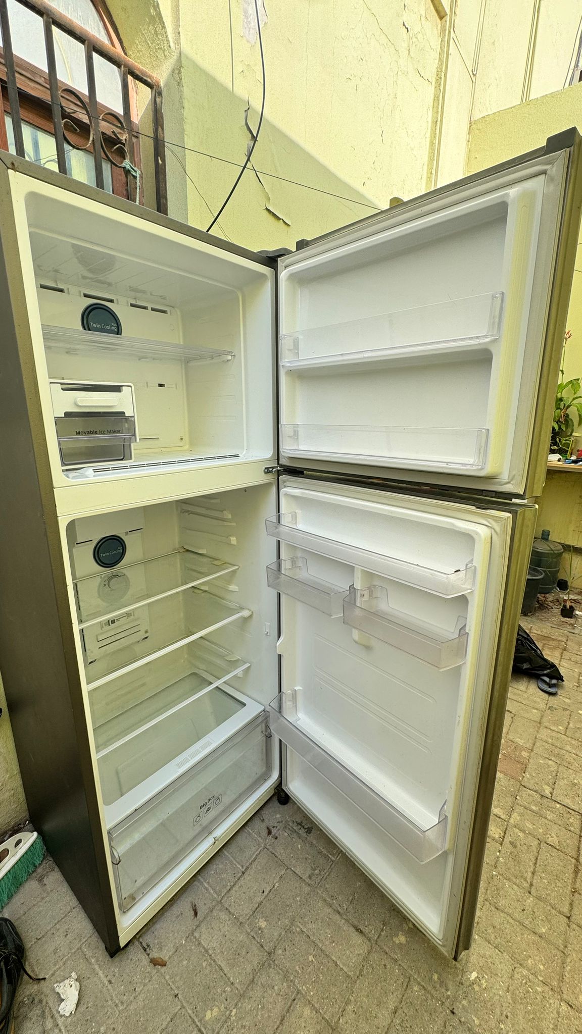 SAMSUNG REFRIDGERATOR FOR SALE - Image 2