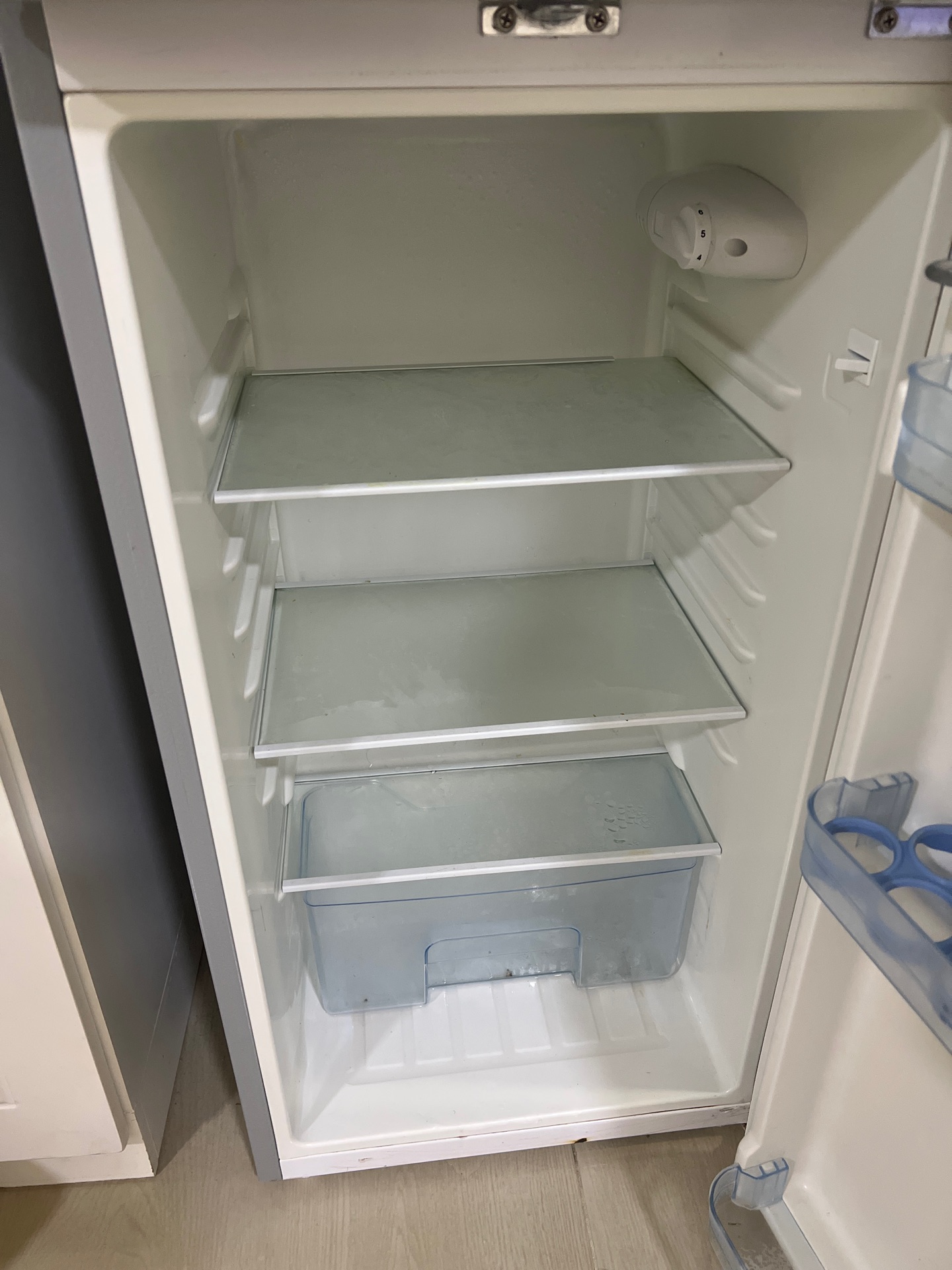 Refrigerator for sale - Image 2