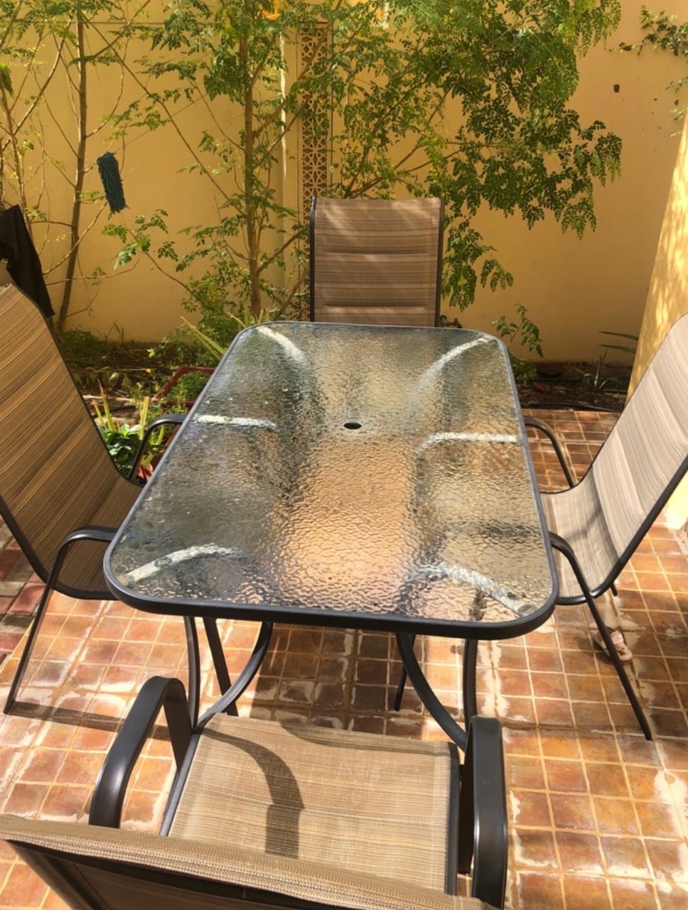 Garden table with chair same as new - Image 7