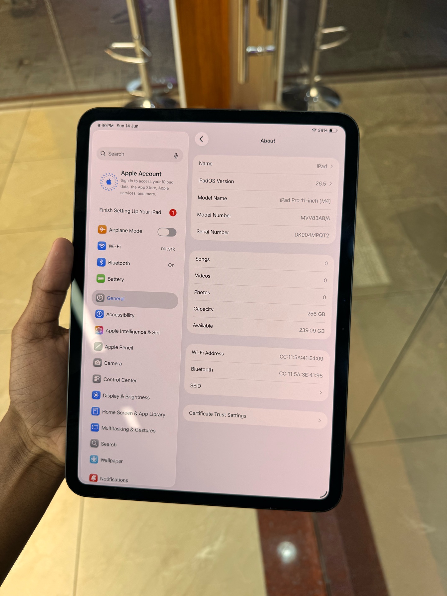iPad Pro 11 inch M4  - Image 3