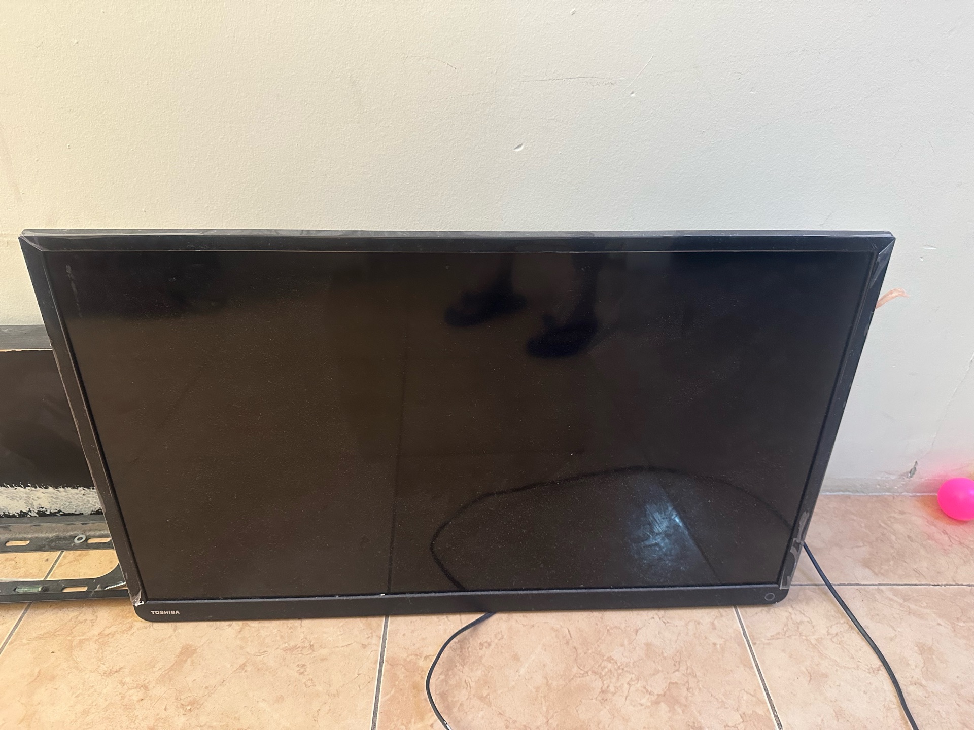 Thoshiba LCD 32 inch with MI Stick - Image 2