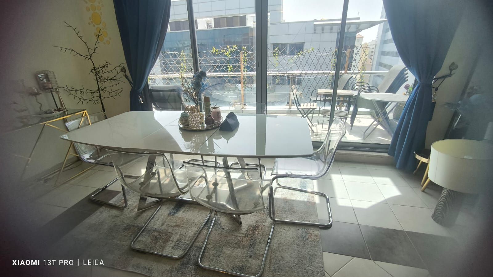 Extendable Dinning with Chairs  - Image 2