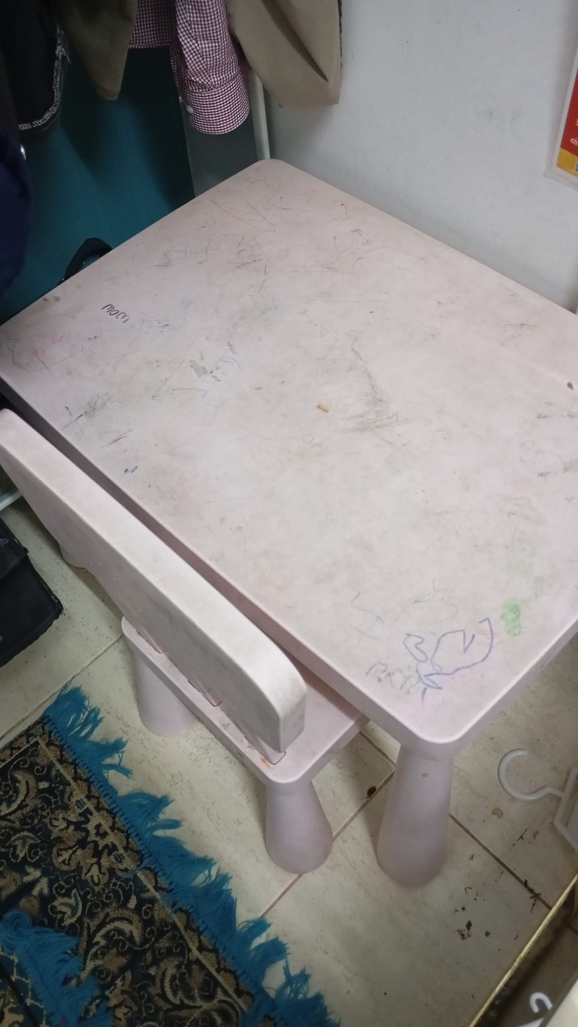 kids study table IKEA - Image 1