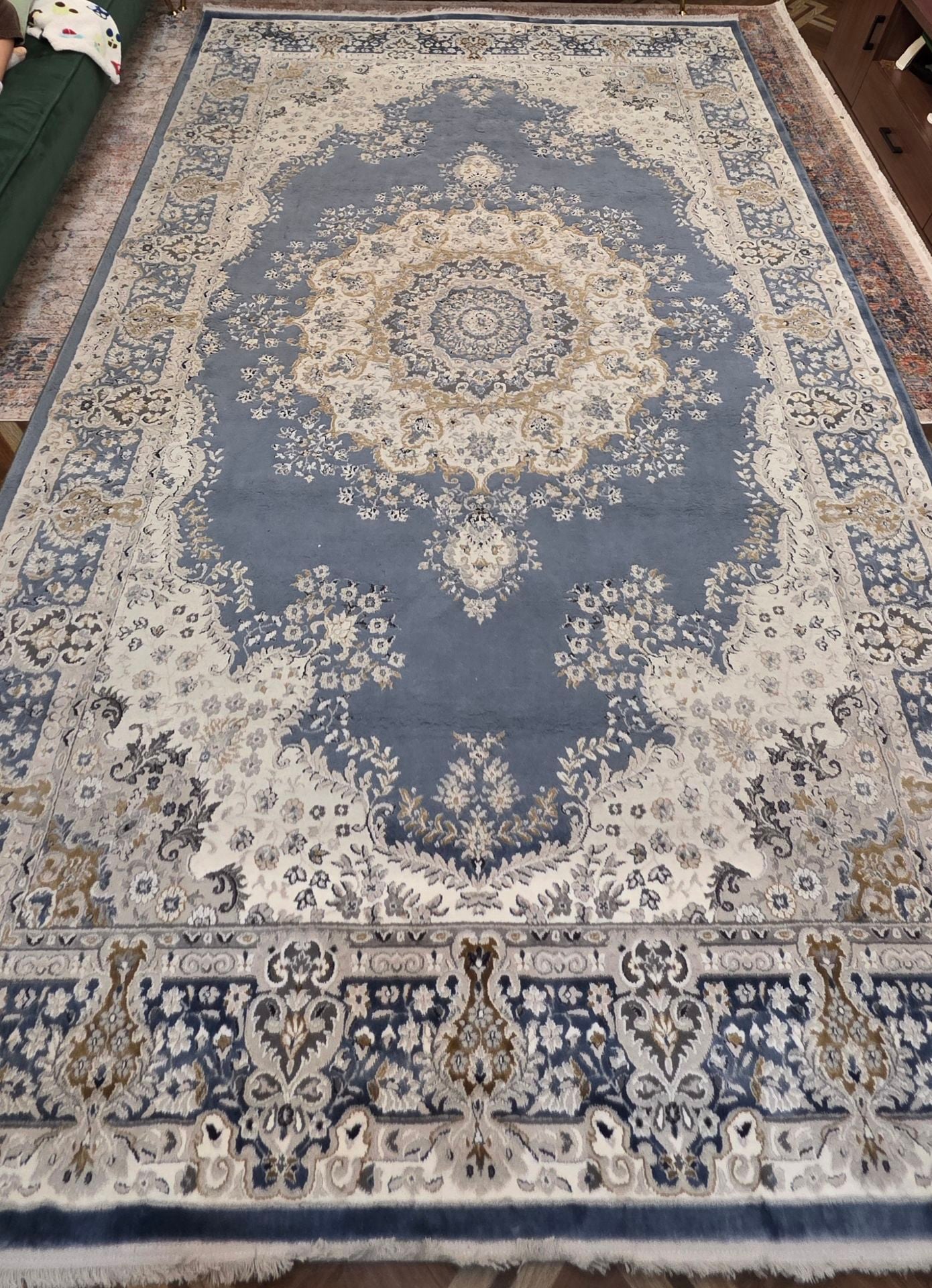 Carpet 200x300cm - Image 1