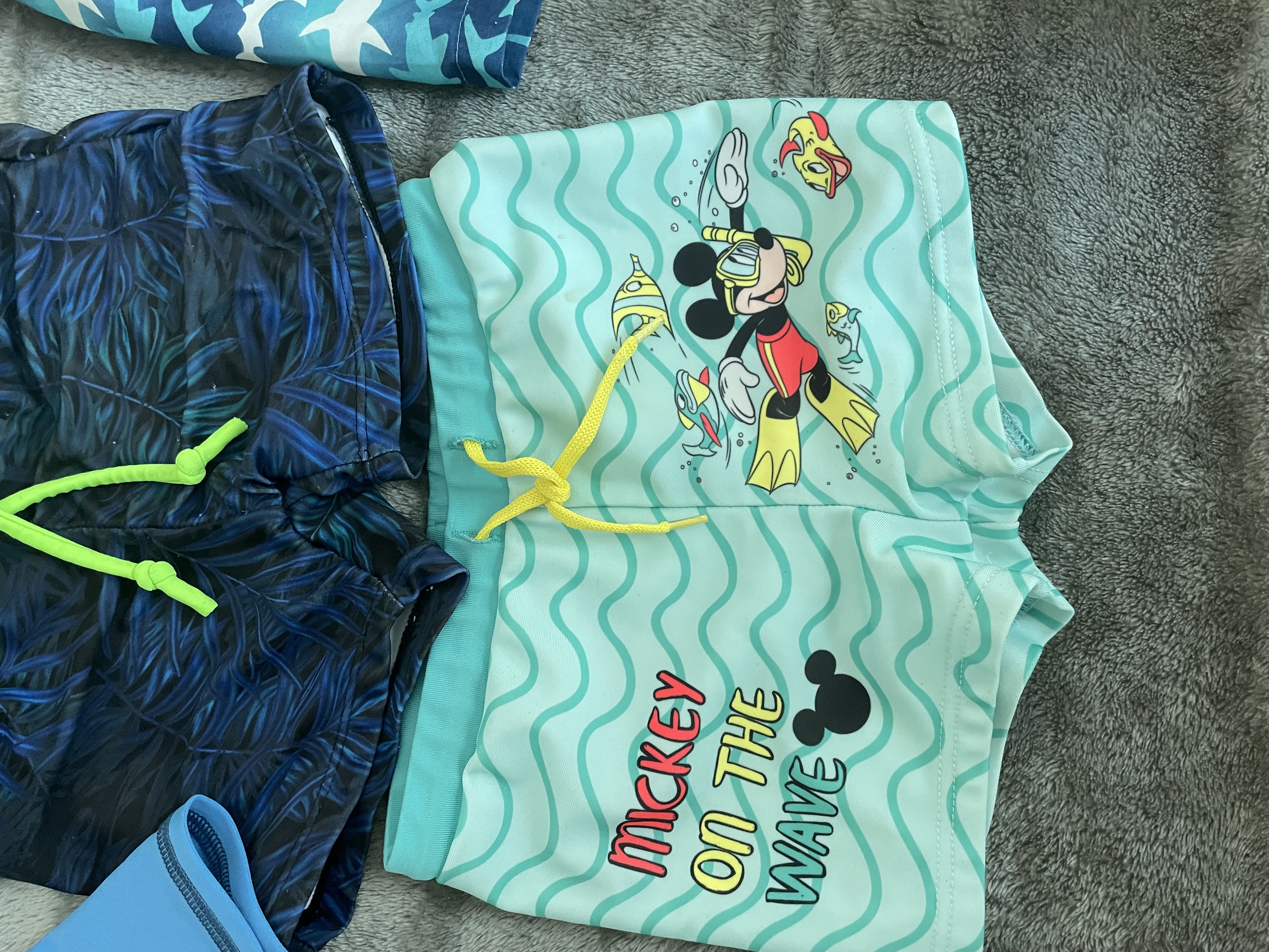 Swimsuit and accessories 3-7 years old - Image 2