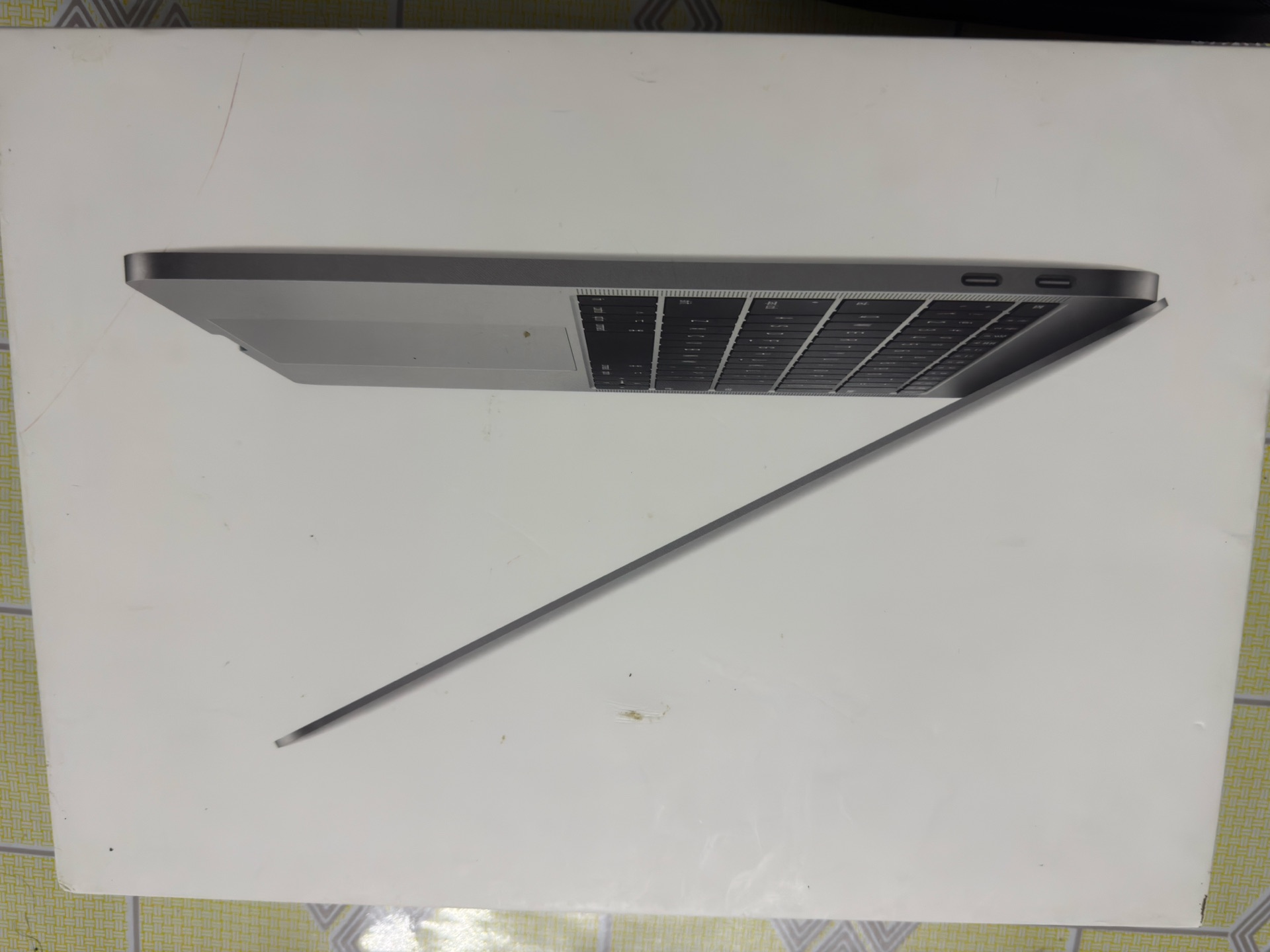 MacBook Pro a1708  - Image 5