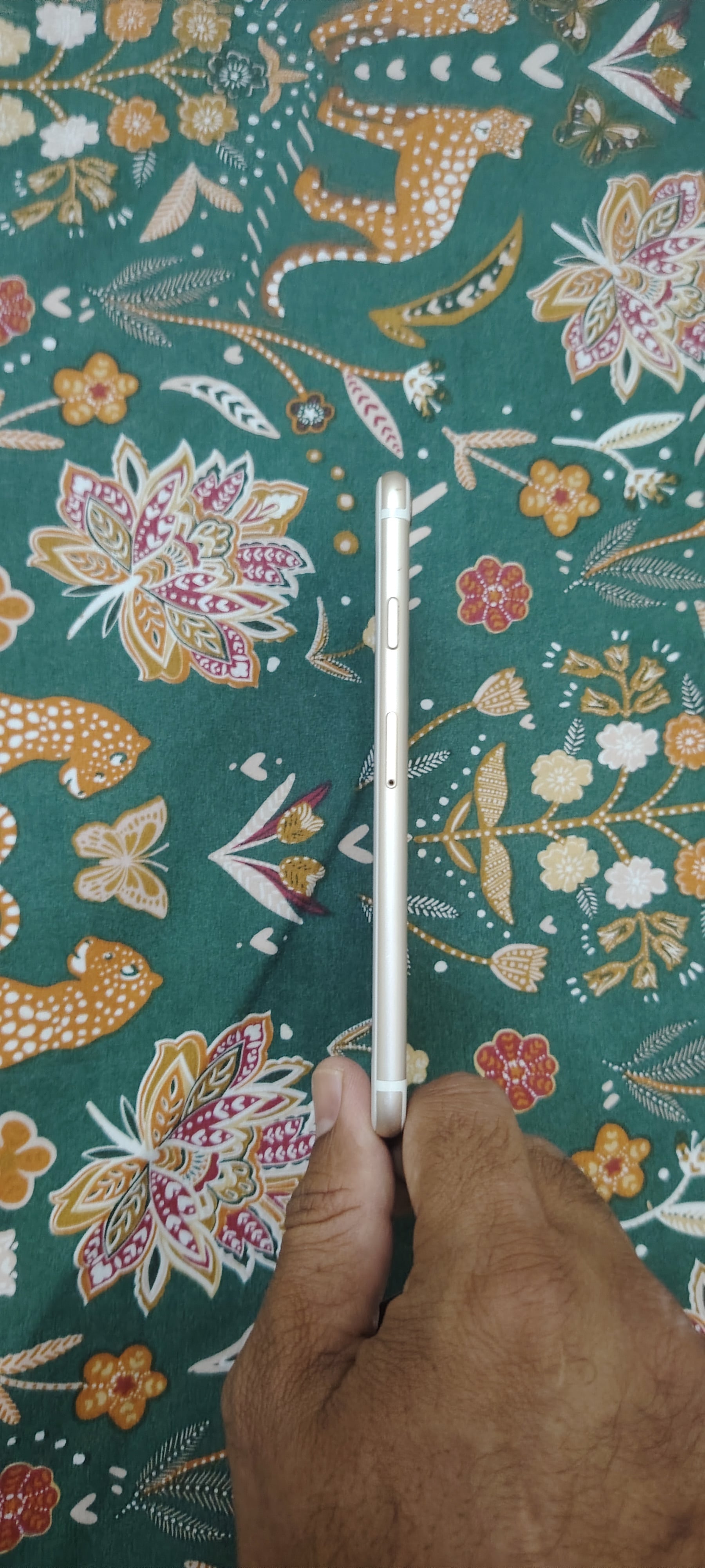 I Phone 6 - Image 4