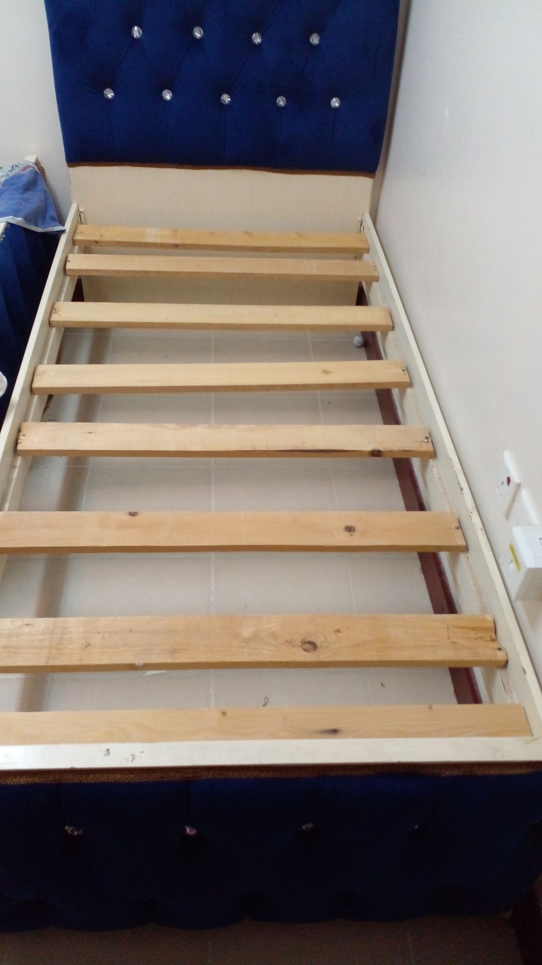 Beds for sale - Image 4