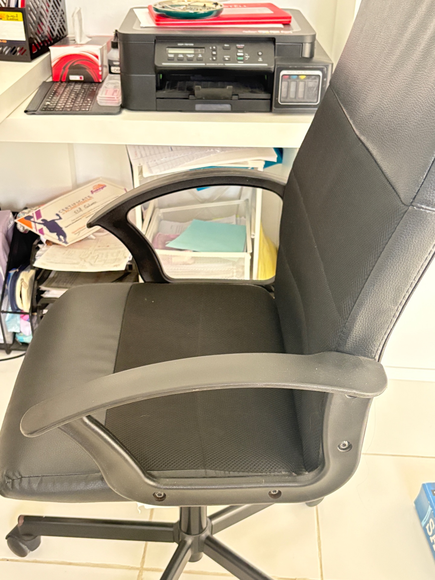 Comfortable chair  - Image 4