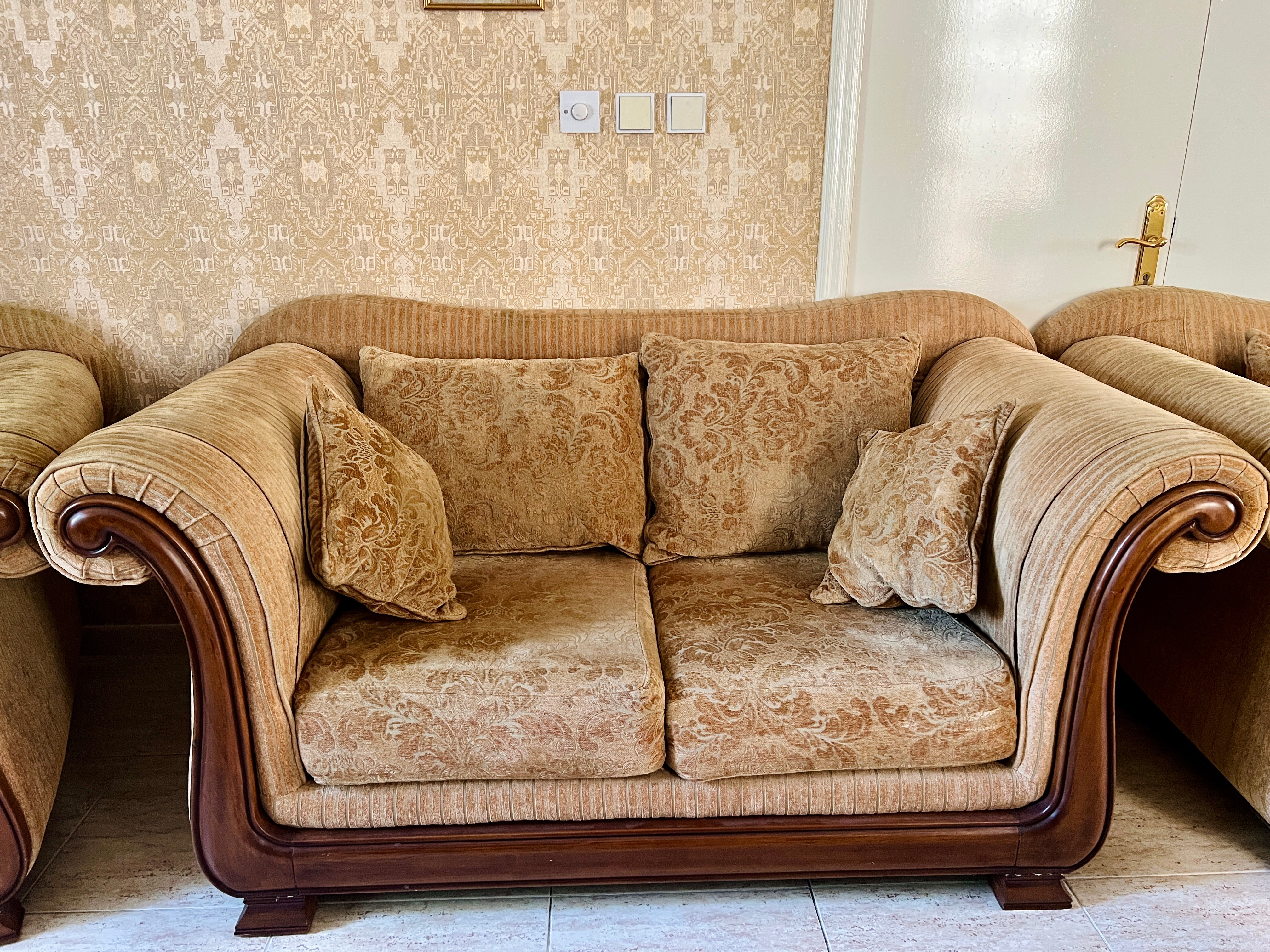 Luxury Sofa Set 3+2+1+1 - Image 2
