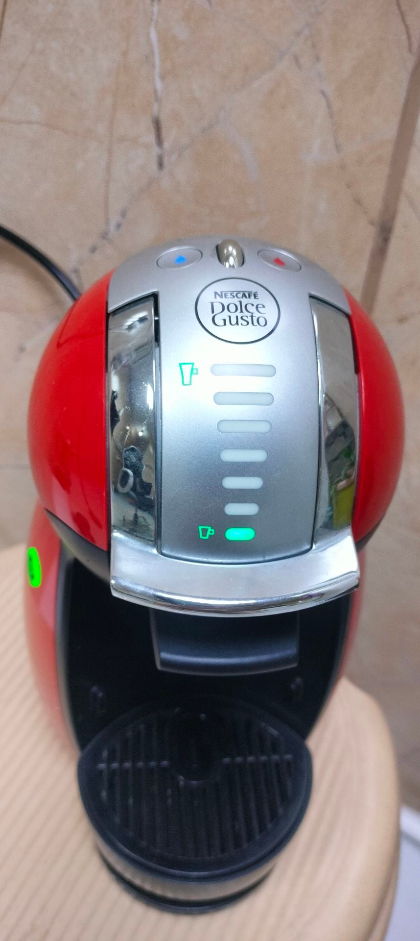 Nescafe dolce gusto coffee mechine  - Image 2