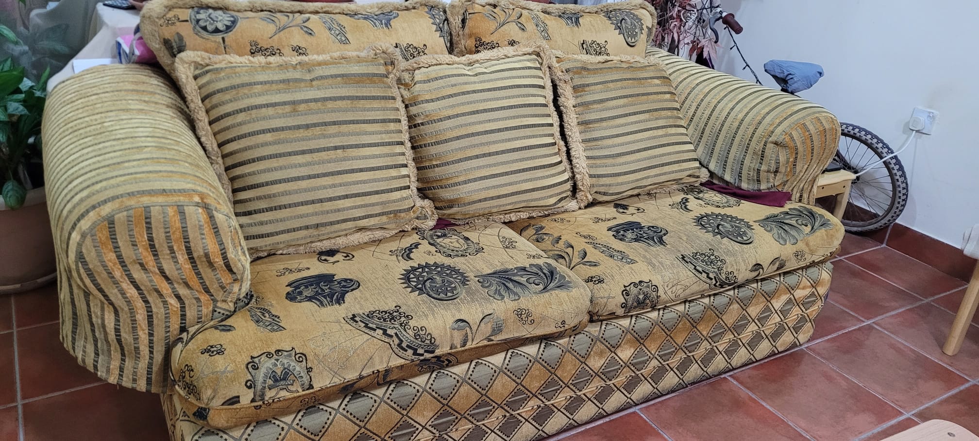 3-Seater Sofa - Image 2