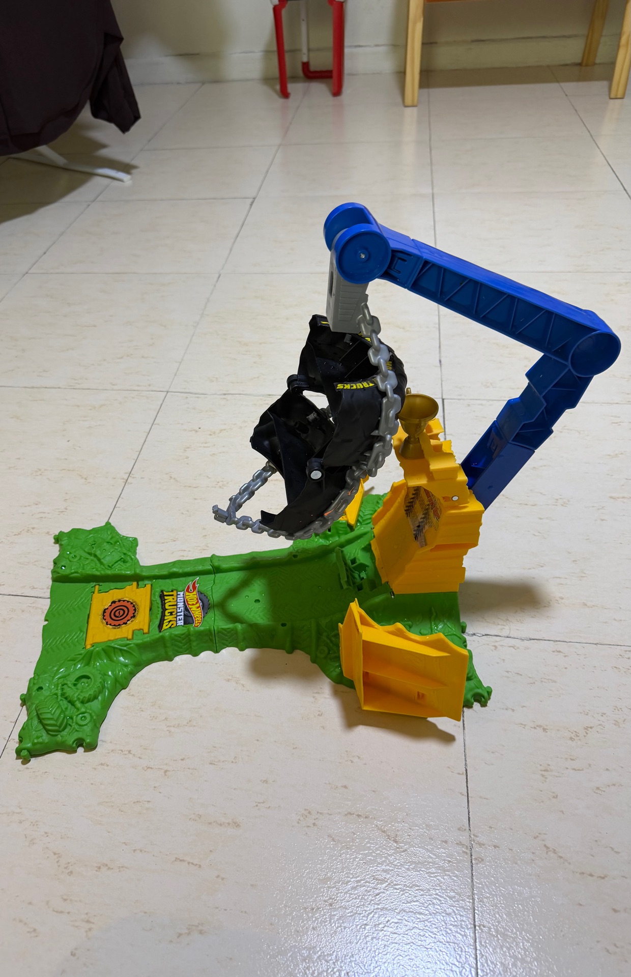 ELC Hot Wheels Monster Trucks Stunt Tire Playset - Image 4