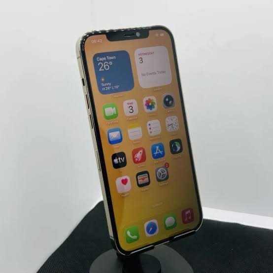 Iphone 12 pro max - Image 1