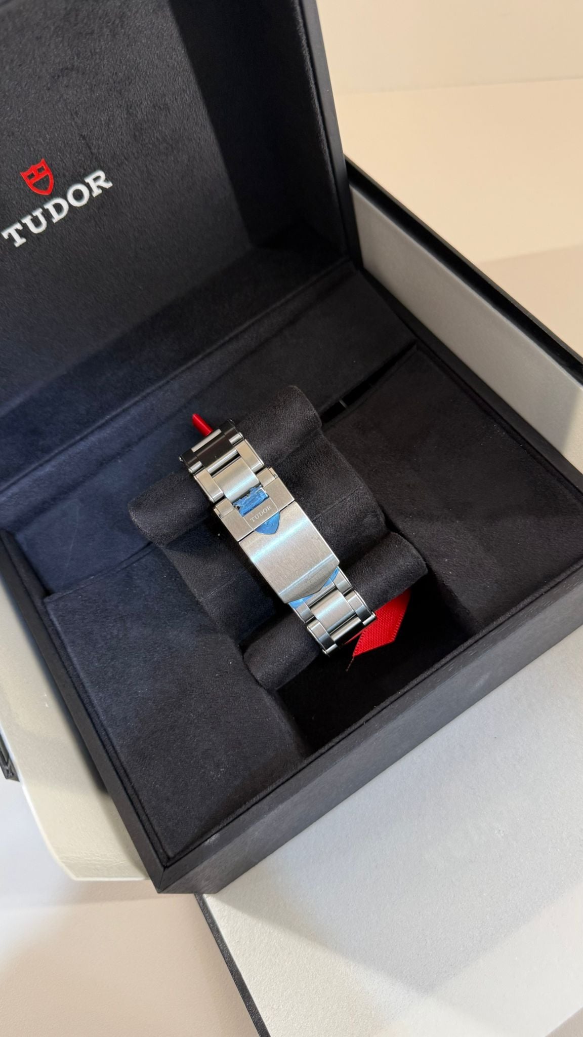 Tudor Black bay 41MM Qatar Edition - Image 4